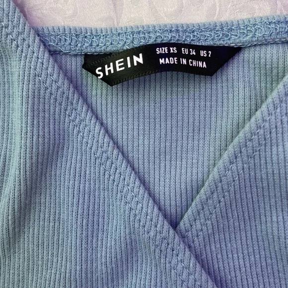 4 CUTE CROPPED TANKS - Picture 2 of 5